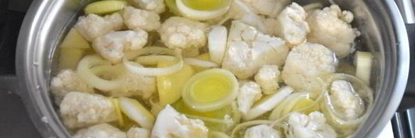 суп-пюре из цветной капусты и картофеля