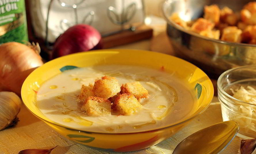 Рецепт супа-пюре из цветной капусты с гренками
