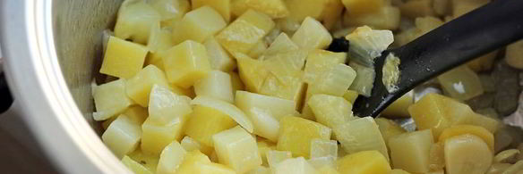 суп-пюре из цветной капусты с гренками