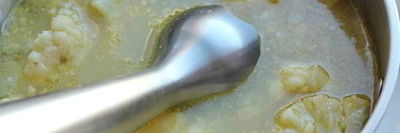 суп-пюре из цветной капусты с гренками