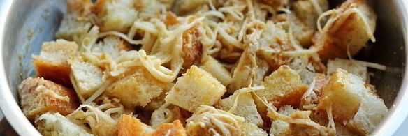 суп-пюре из цветной капусты с гренками