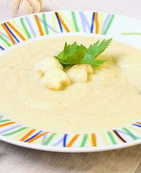 Суп-пюре из цветной капусты со сметаной
