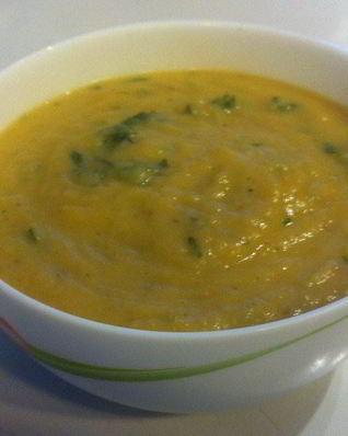 Суп-пюре с имбирем, сельдереем и кокосовым молоком
