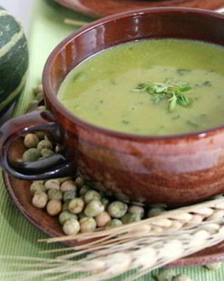 Суп-пюре с цукини и горошком