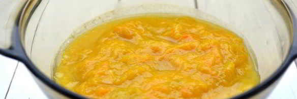 тыквенный суп-пюре с карамелизованной свеклой и золотистым луком