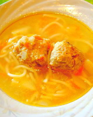 Суп с фрикадельками и макаронами