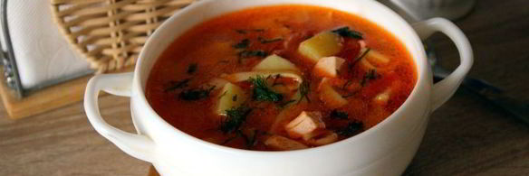 суп с лапшой и копченостями