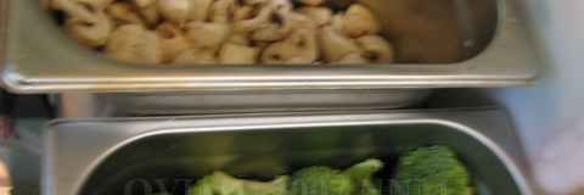 суп с лапшой, овощами и говядиной