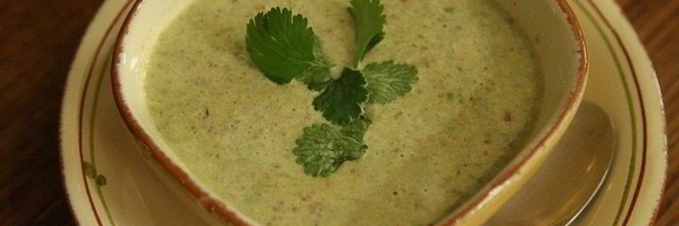 Суп с миндалем и стручковой фасолью