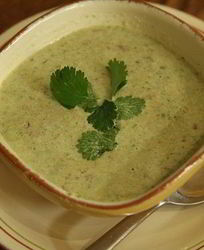 Суп с миндалем и стручковой фасолью