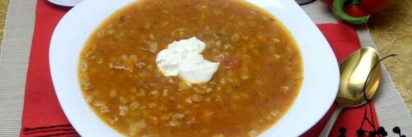 Суп с перловкой и томатами