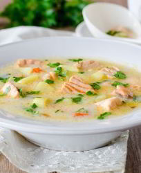 Легкий сырный суп с лососем