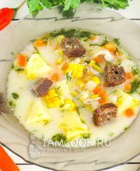 Сырный суп с гренками