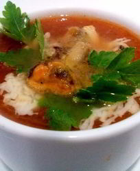 Томатный суп с морепродуктами