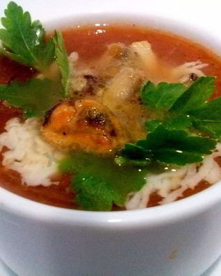 Томатный суп с морепродуктами