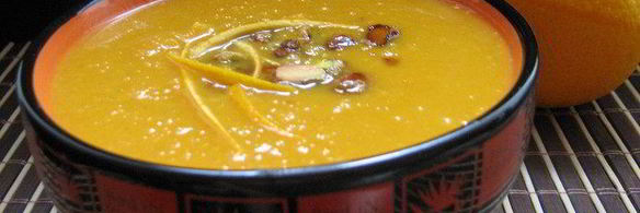 тыквенный крем-суп с карамелизированными фисташками