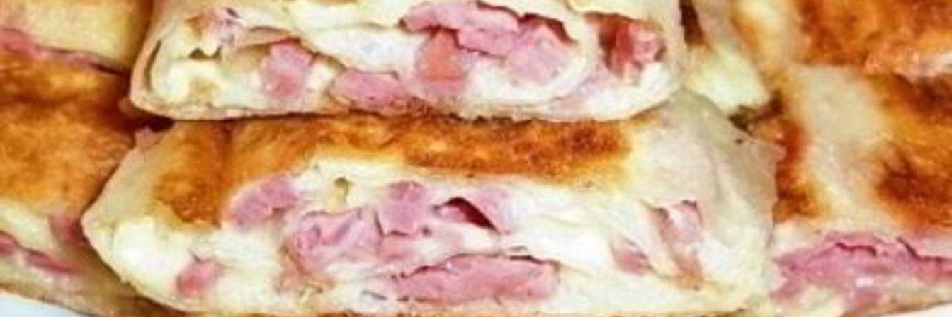 Блинчики с колбасой и сыром