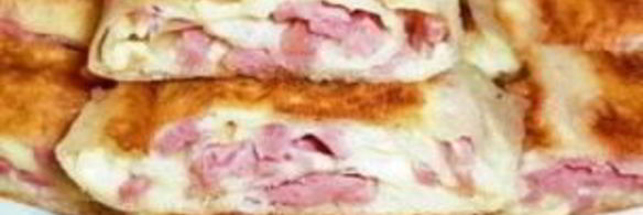 блинчики с колбасой и сыром