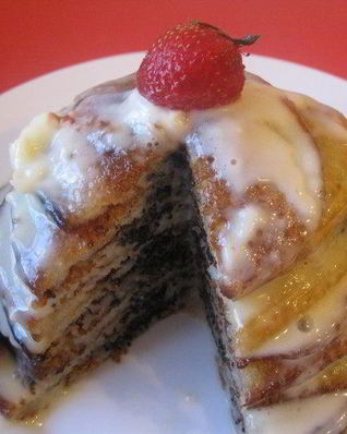 Блинчики с маковой начинкой и йогуртом