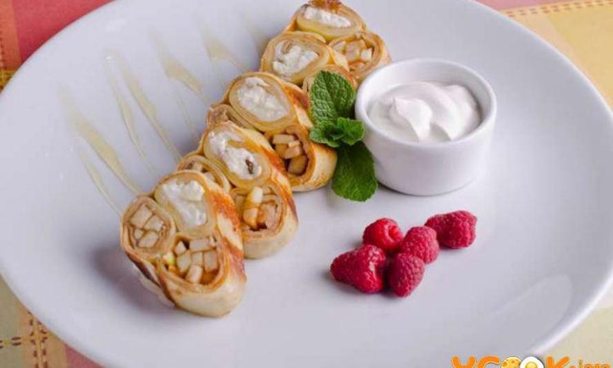 Рецепт блинчиков с творогом и фруктами