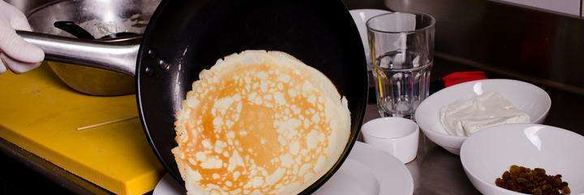 блинчики с творогом и фруктами