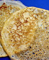 Блины на кислом молоке тонкие с дырочками