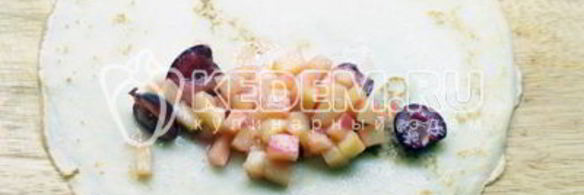 блины с фруктовой начинкой