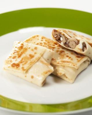 Блины с грибами и яйцом