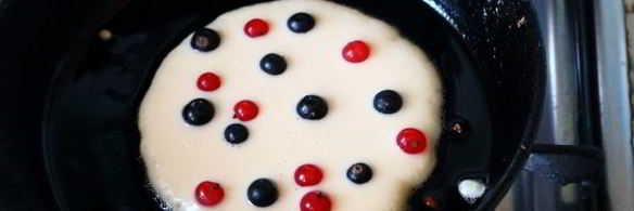 блины с ягодным припеком