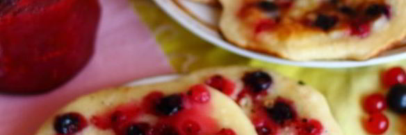 блины с ягодным припеком