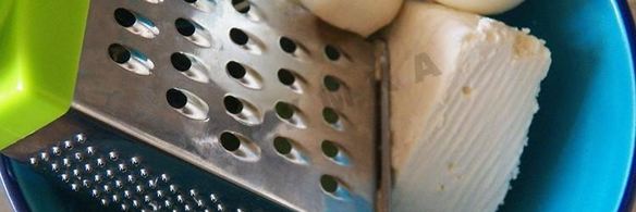 блины со шпинатом с начинкой из сыра, чеснока и орехов