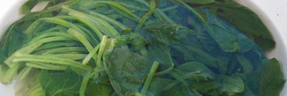 блины со шпинатом с начинкой из сыра, чеснока и орехов