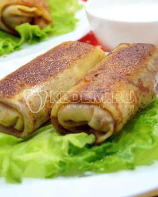 Фаршированные блины с колбасой и грибами