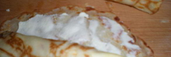 кокосовые блинчики на кокосовом молоке с начинкой из сливок с ананасом