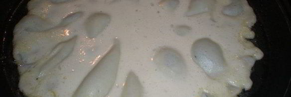 кокосовые блинчики на кокосовом молоке с начинкой из сливок с ананасом