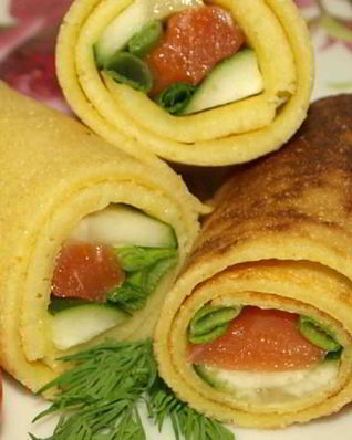 Кукурузные блинчики со слабосоленой семгой