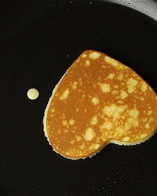 Панкейки с клубничным сиропом