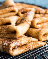 Простые дрожжевые блины