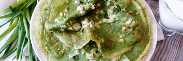 шпинатные блины с припеком из яйца и зеленого лука