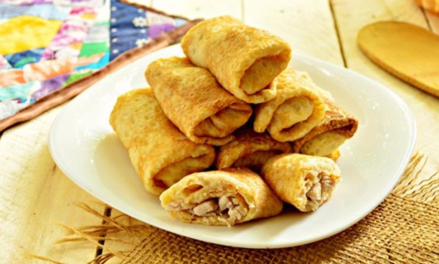 Рецепт сытных блинчиков на майонезе с куриной начинкой