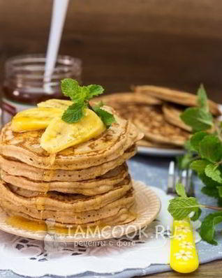 Толстые овсяные блины с корицей