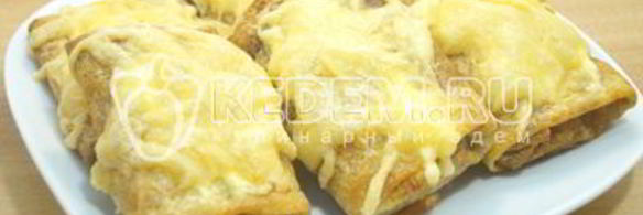 запеченные блины с курицей и грибами