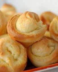 Апельсиновые булочки с миндалем