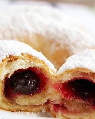 Булочки-кифлики с вареньем