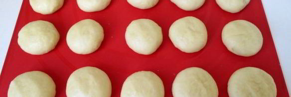 булочки персики