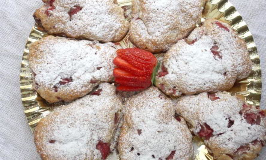 Рецепт булочек с клубникой