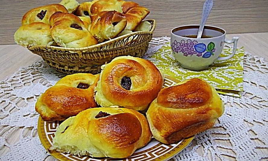 Рецепт булочек с курагой из дрожжевого теста