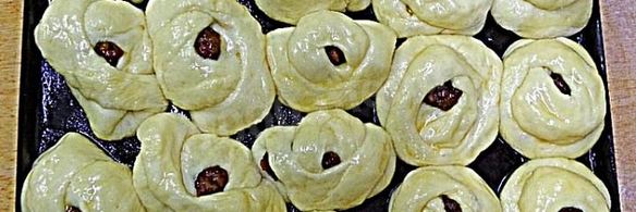 булочки с курагой из дрожжевого теста