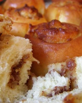 Булочки с ореховой начинкой