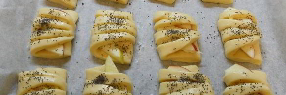 дрожжевые булочки с яблоками